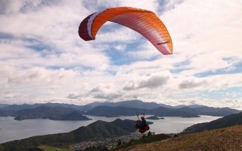 take off paragliding Picton